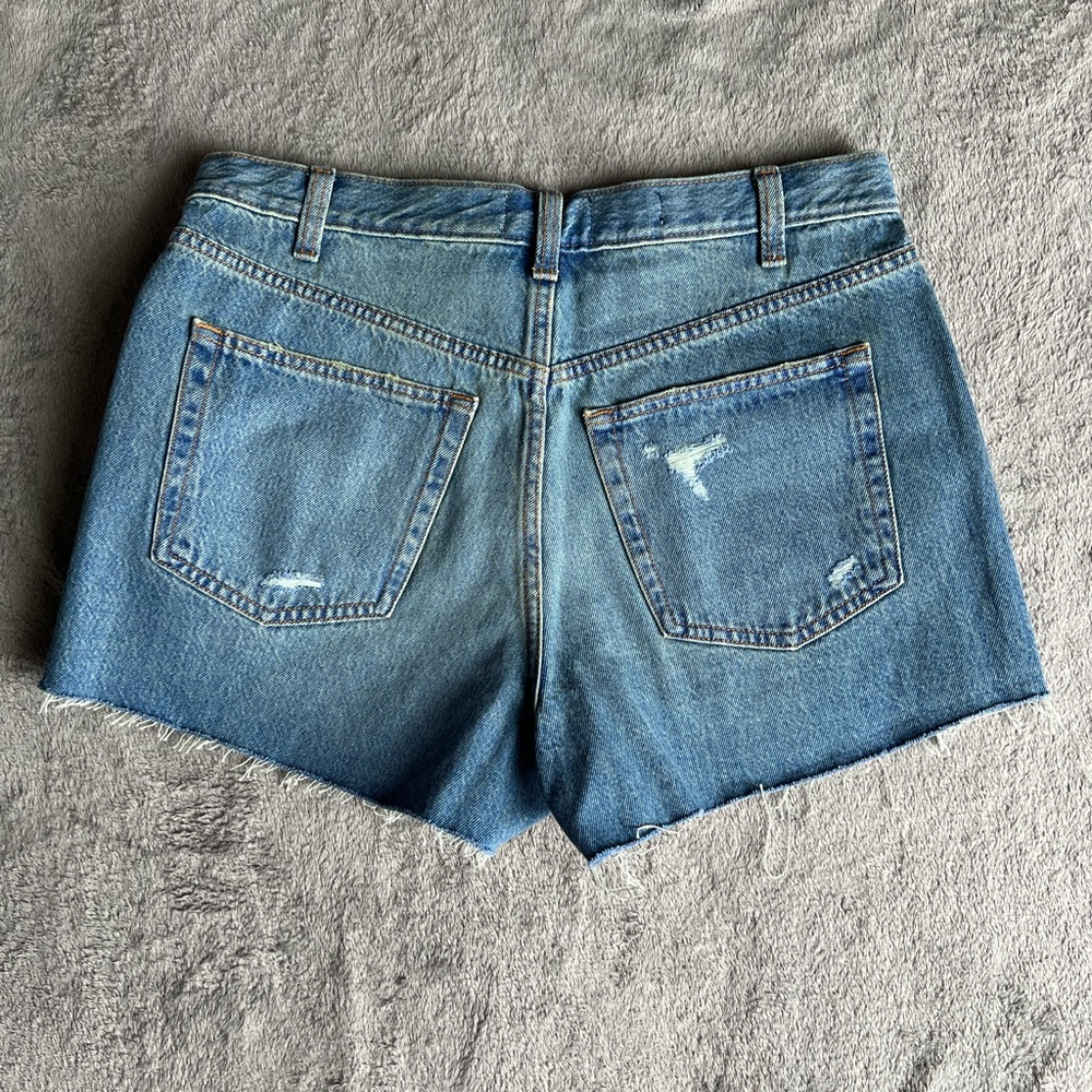 Universal Thread Shorts - Picture 2 of 3